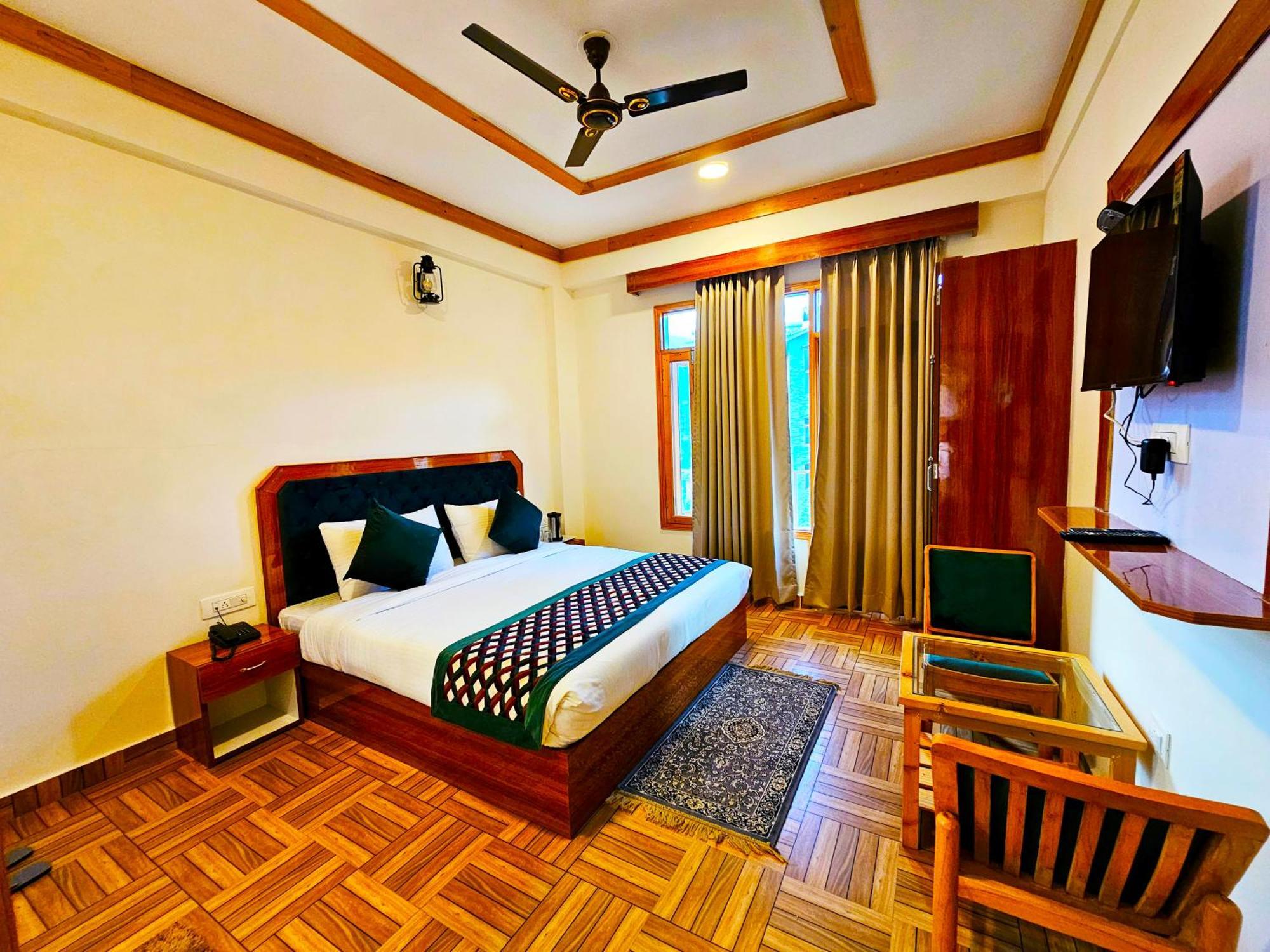 Hotel Marina Heights Manali  Exterior photo